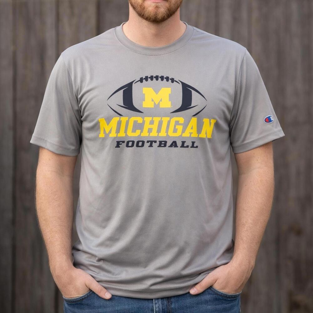 Champion Michigan Football T-Shirt Size Medium NWT